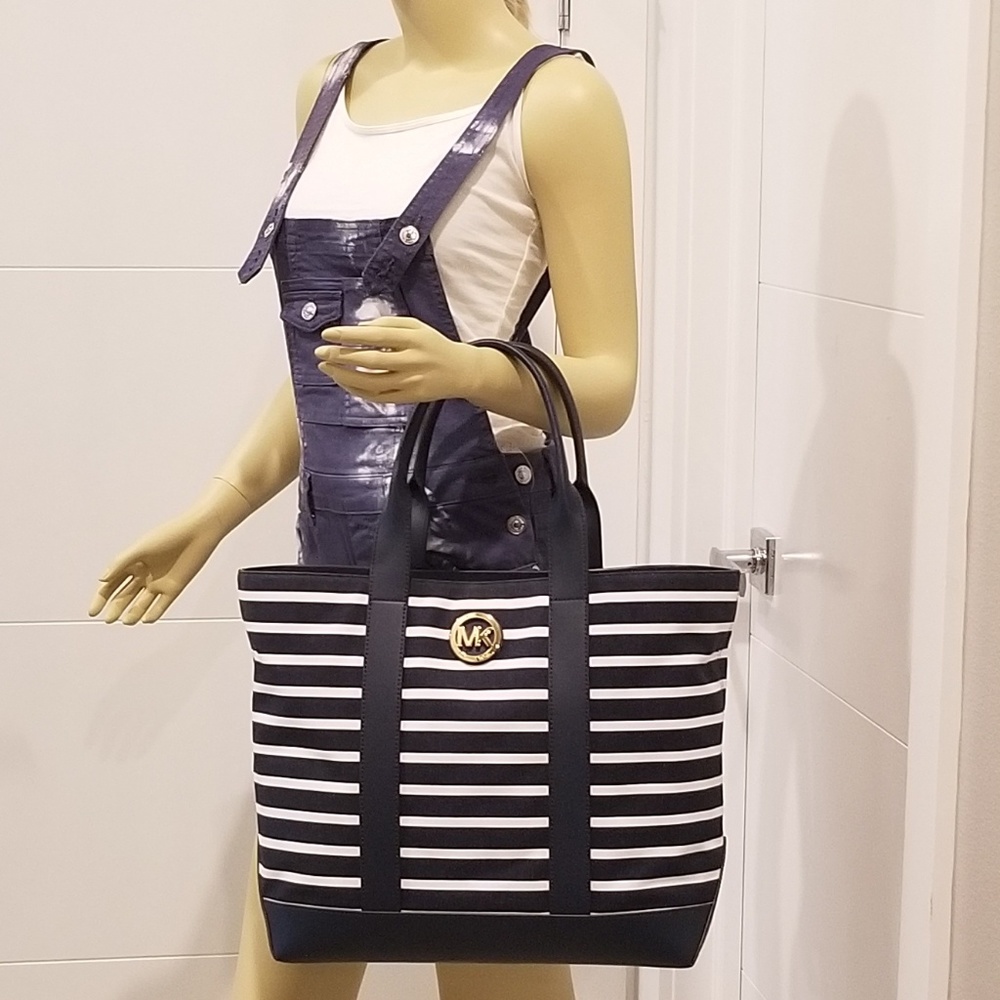 Michael Kors Tote - Picture 8 of 8